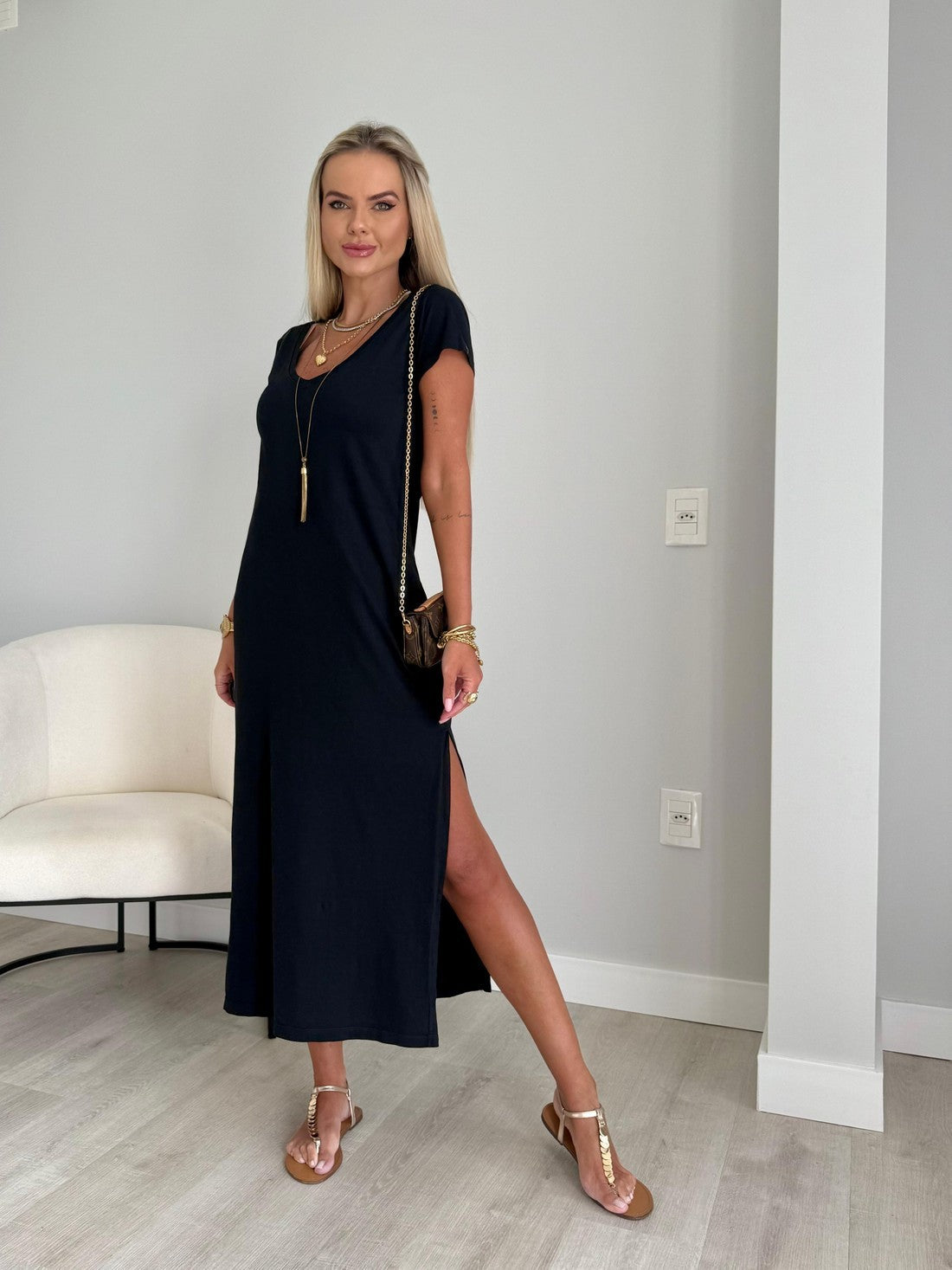 Vestido Midi V Manga Curta Preto