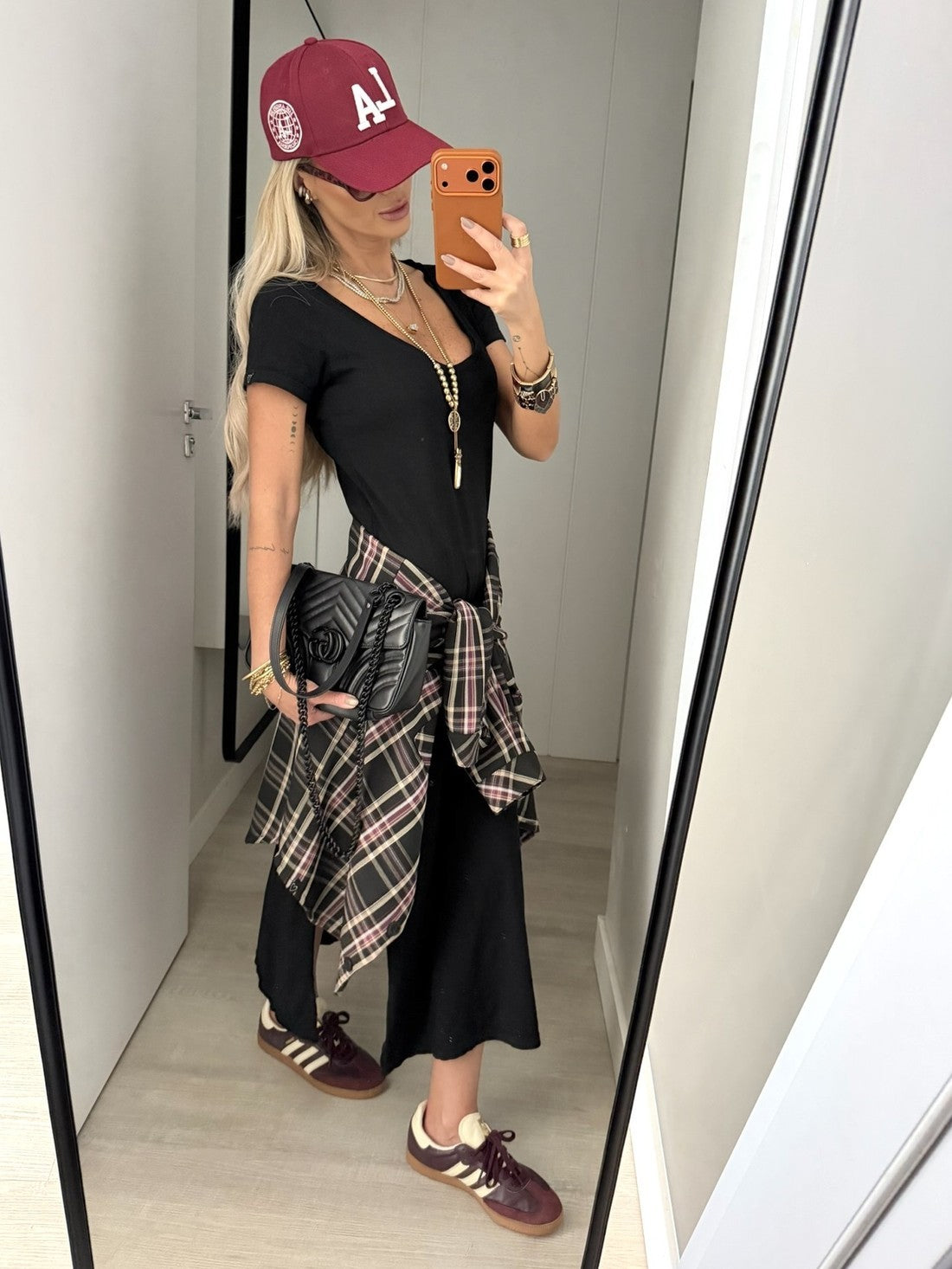 Vestido Midi V Manga Curta Preto